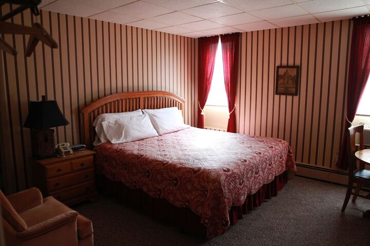 Room 16 of 37