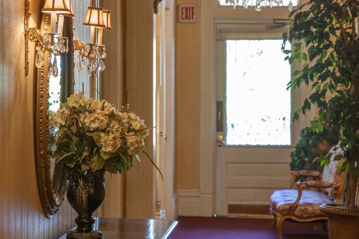 THE CORNSTALK HOTEL