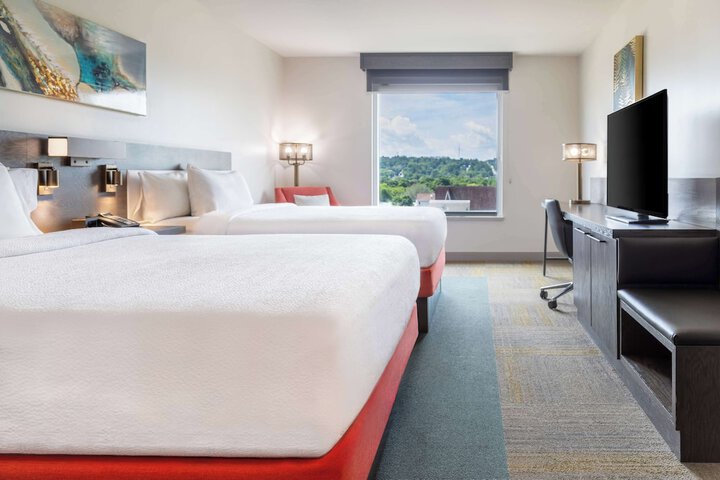 Room 34 of 173