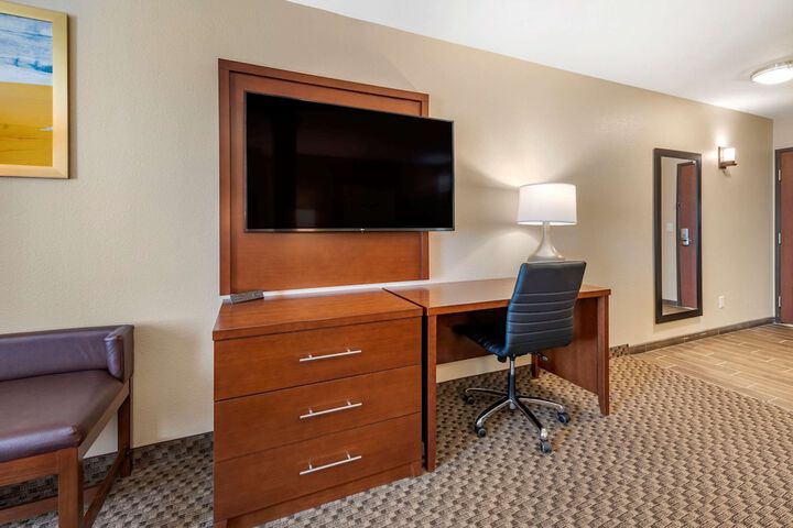 Room 25 of 37