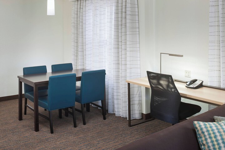 Room 10 of 37
