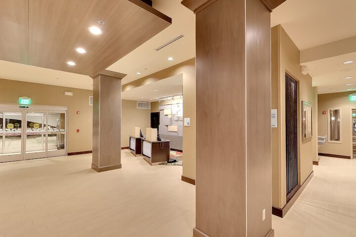 Holiday Inn Express & Suites Plymouth - Ann Arbor Area by IHG