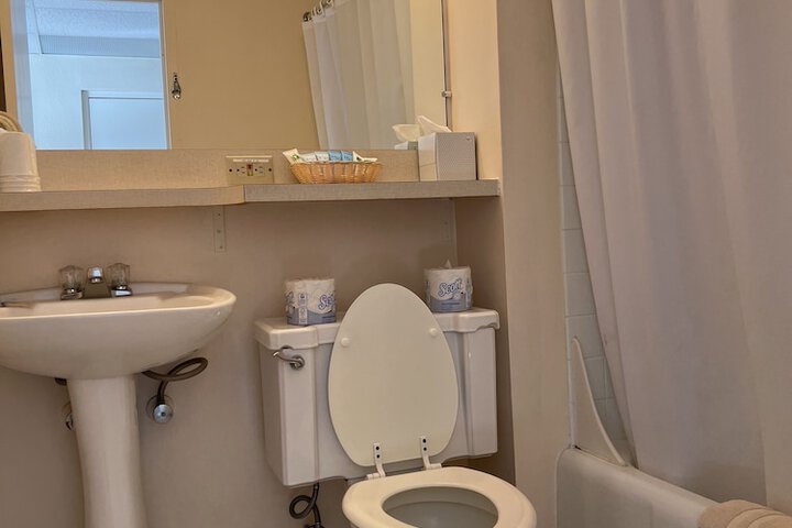 Room 46 of 70