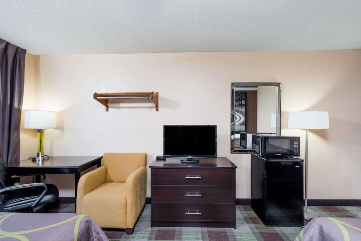 Room 11 of 17