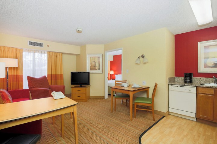 Room 17 of 26