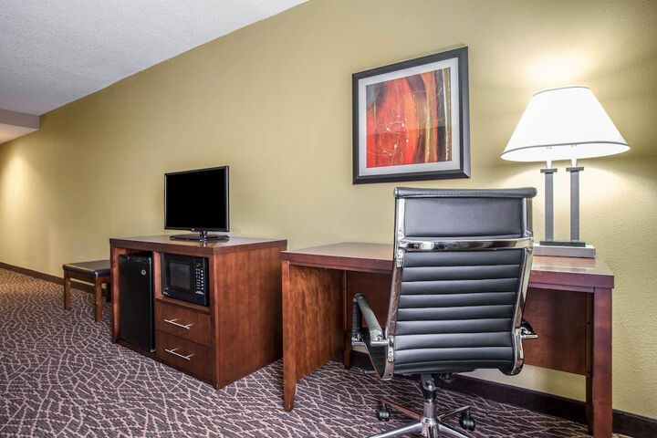 Room 9 of 38
