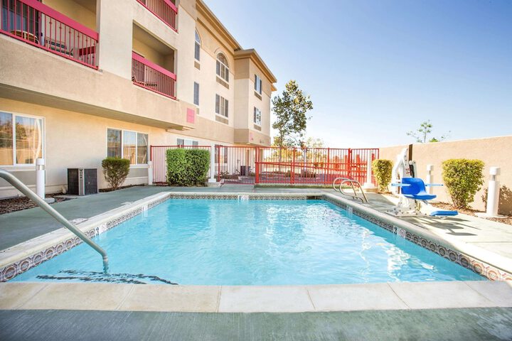 Pool 2 of 29