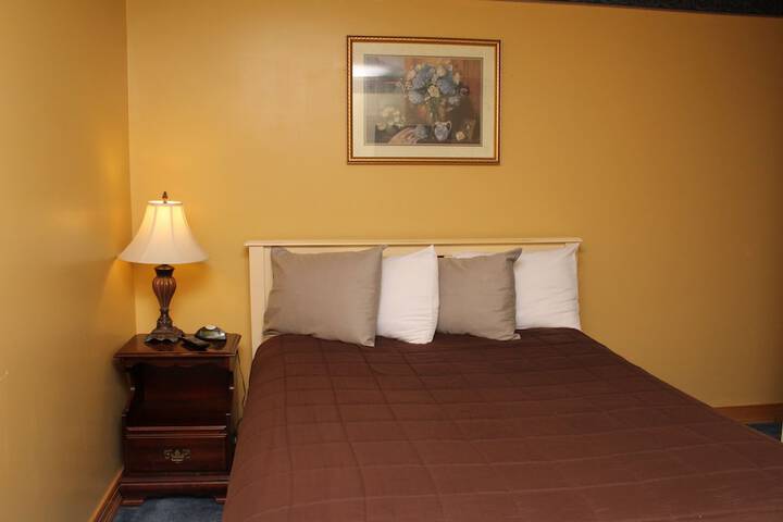Blue Spruce Motel