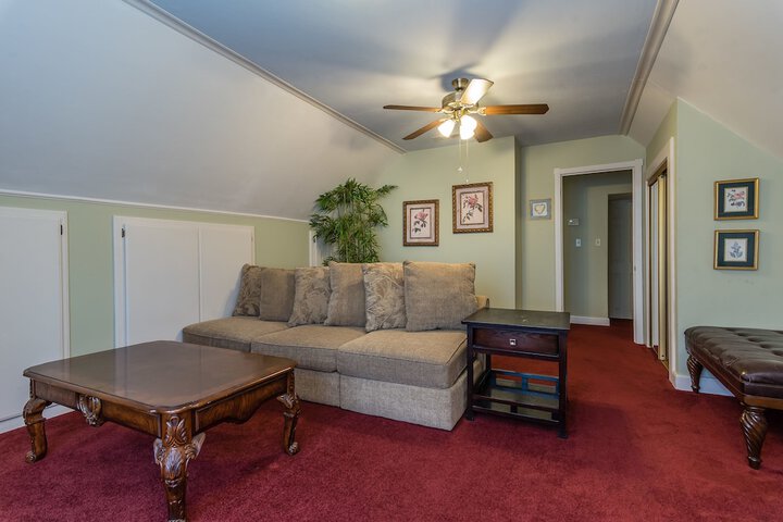 Room 28 of 63