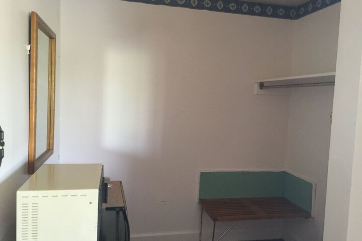 Room 17 of 36