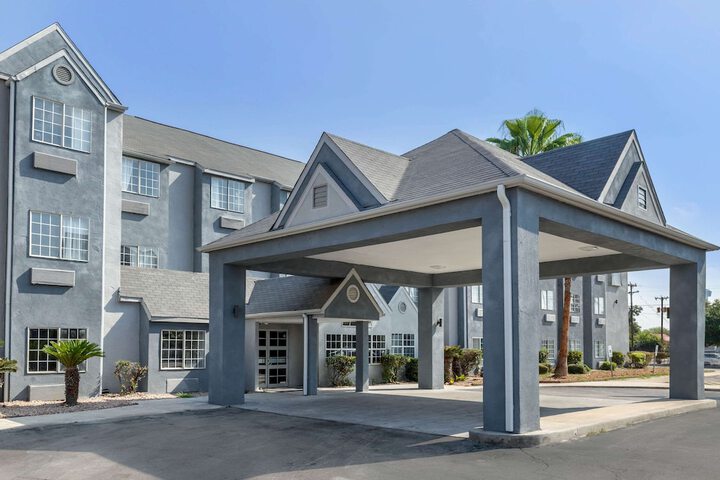 Hotel 2 of 34