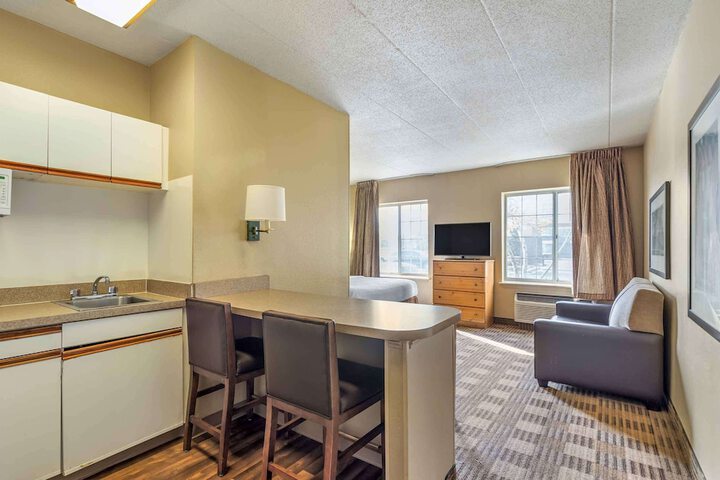 Room 16 of 33