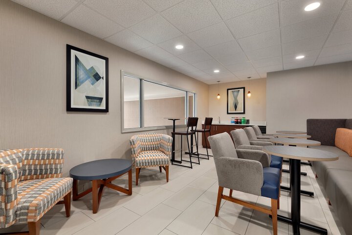 Holiday Inn Express Hotel & Suites Auburn - University Area by IHG