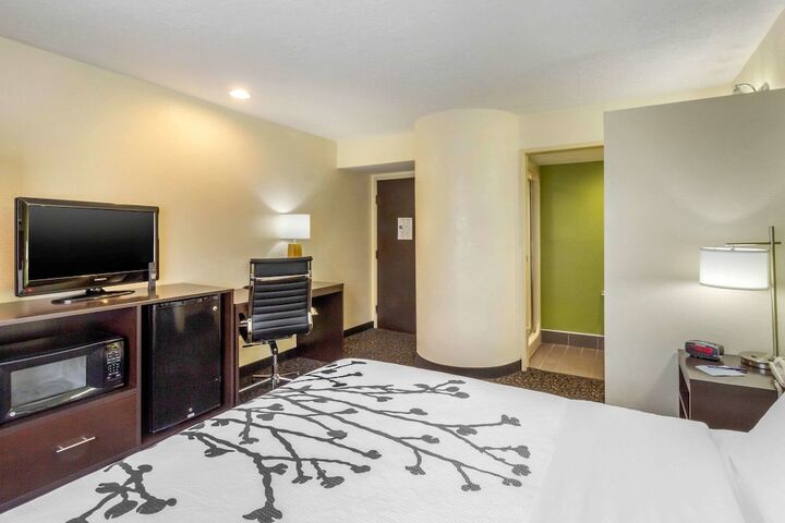 Room 16 of 27