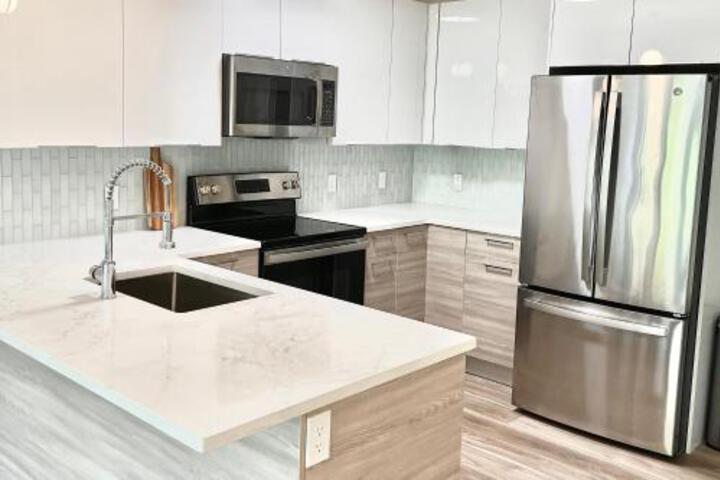 Luxury Furnished Apartment in Heart of Quincy