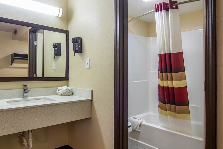Room 30 of 34
