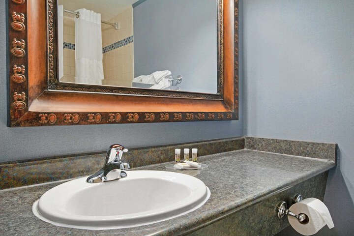 Room 8 of 19