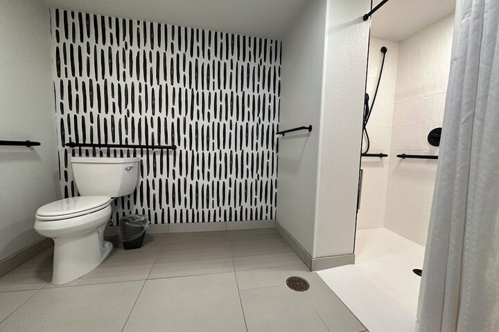 Room 40 of 84