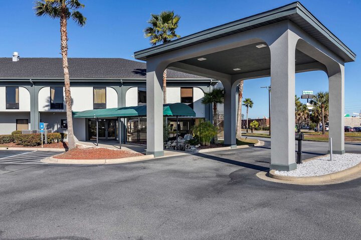 Hotel 7 of 54