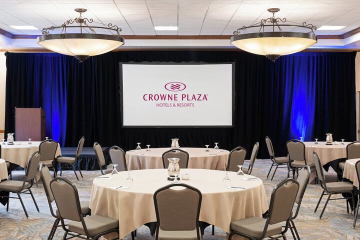 Crowne Plaza Phoenix - Chandler Golf Resort by IHG