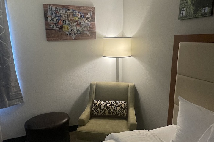 Room 10 of 19