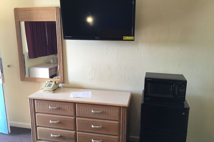 Room 33 of 37