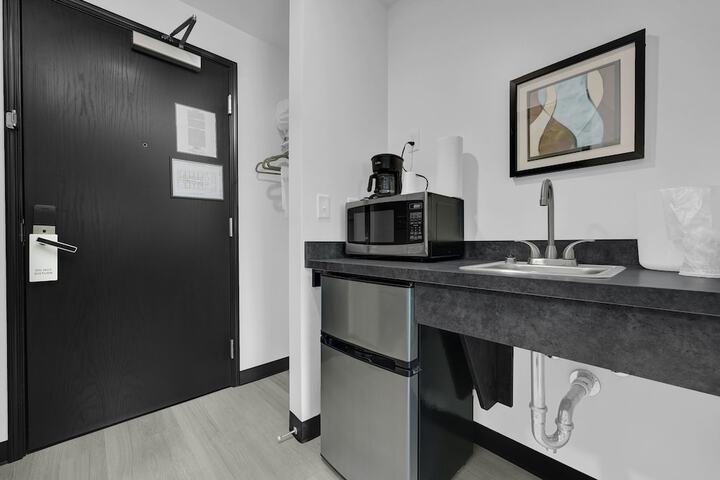 Room 28 of 31