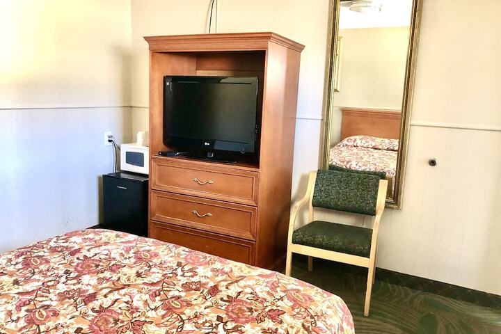 Room 28 of 33