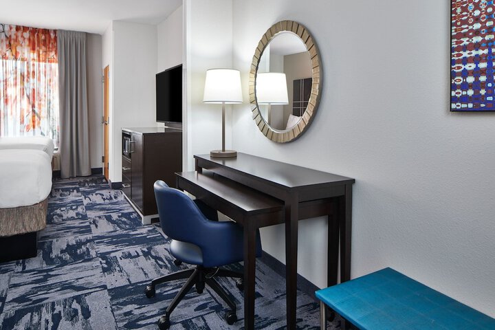 Room 13 of 25