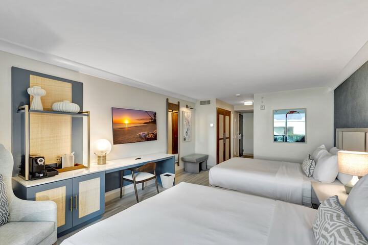 Room 44 of 94