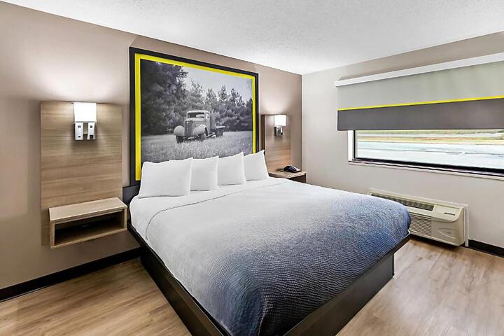 Super 8 by Wyndham Marston