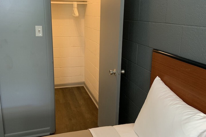 Room 17 of 18