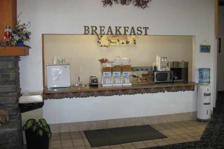 Breakfast/Coffee Service 23 of 30