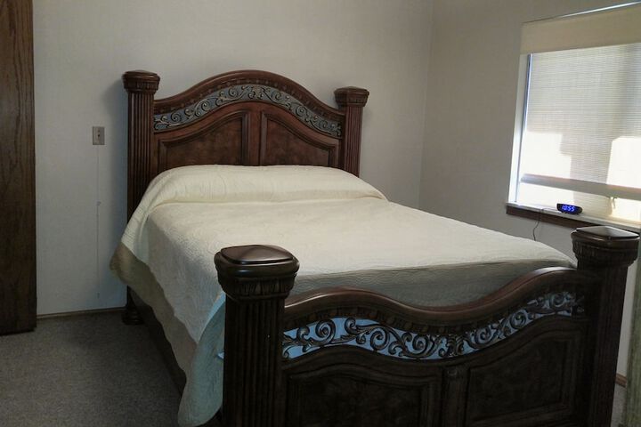 Room 13 of 18