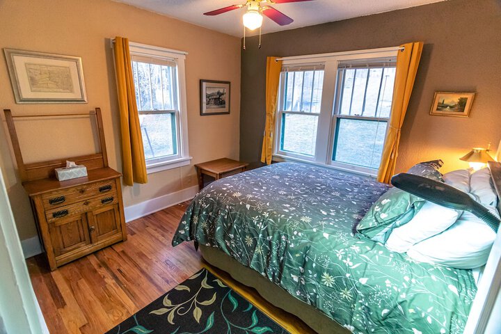 Room 100 of 124
