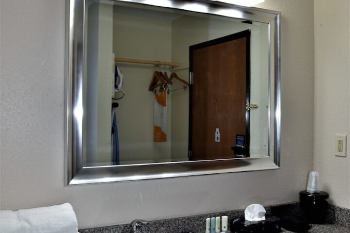Room 26 of 33