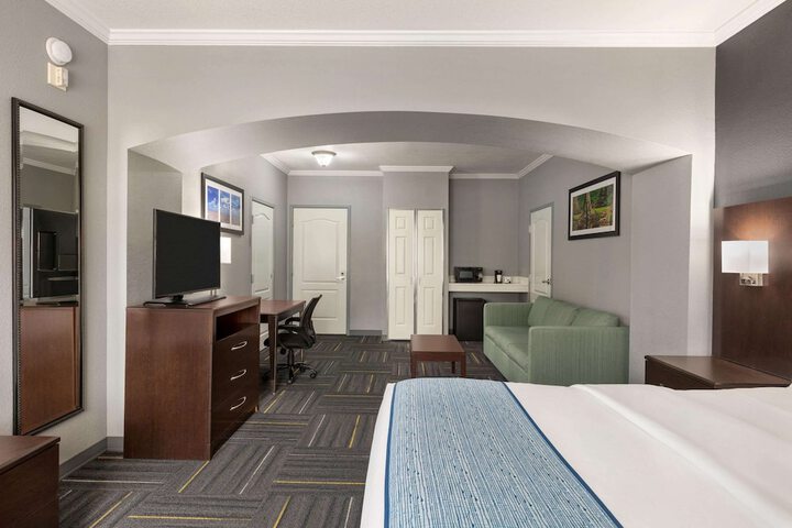 La Quinta Inn & Suites by Wyndham Dublin