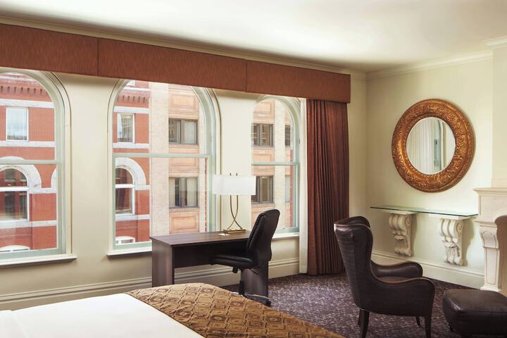 Room 6 of 19