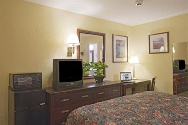 Americas Best Value Inn & Suites Wine Country Santa Rosa