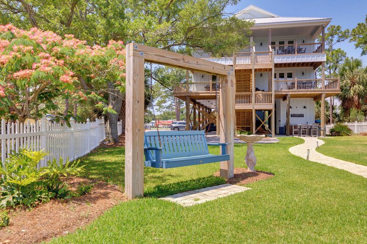 Luxe Family Condo w / Gulf View in Dauphin Island!