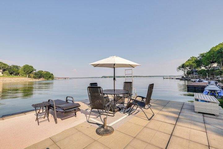 Waterfront Home w / Dock in South Grand Lake!