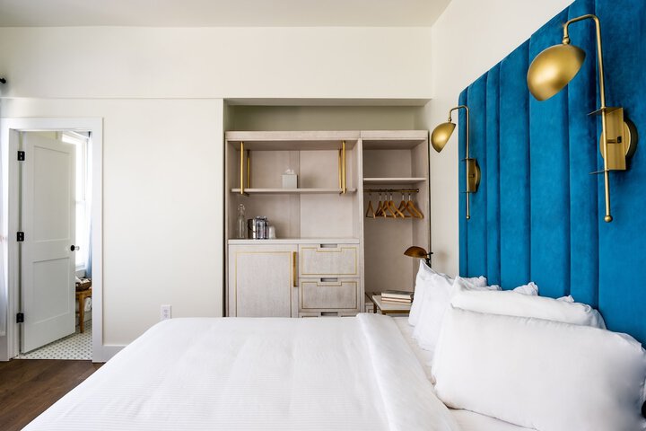 Room 13 of 72