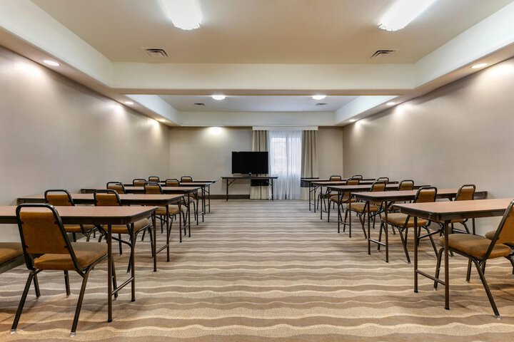 Comfort Suites Batesville