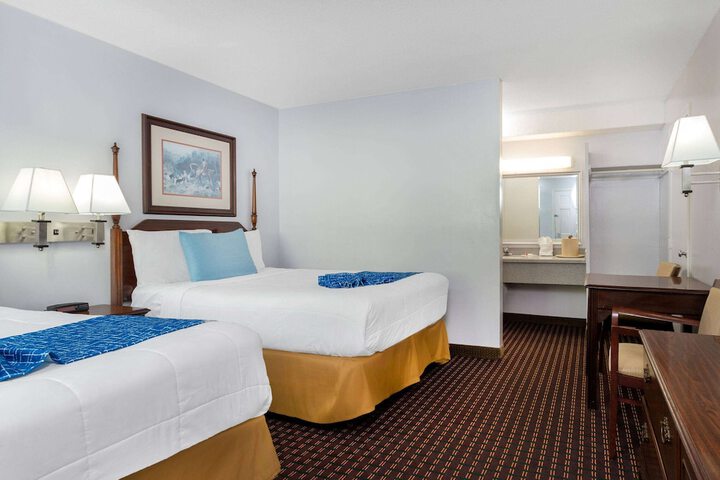 Travelodge by Wyndham Cape Cod Area