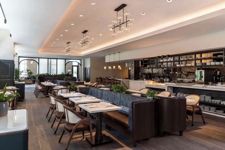 Dining 73 of 92