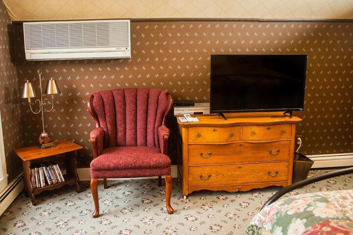 Room 16 of 42