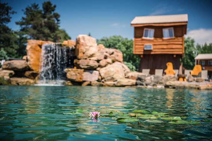 Natura Vue Resort & Boathouse