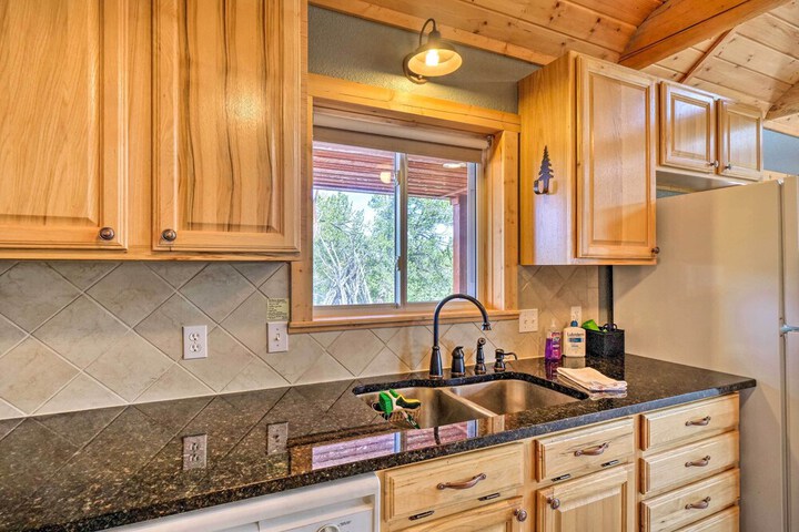 Grand Jefferson Home w / Stunning Mtn Views!