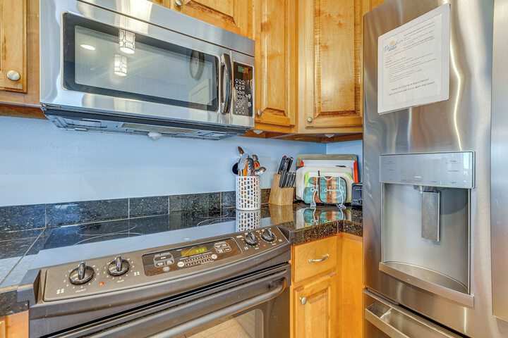 Water View Dauphin Island Condo w / Boat Slips