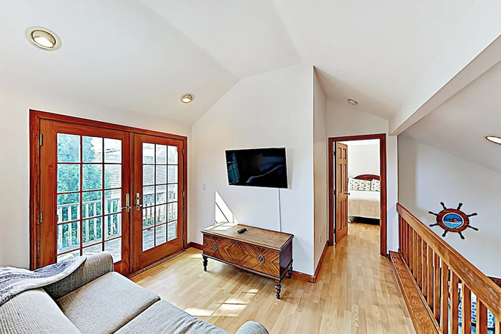 55 West Dennis - 3 Br Home